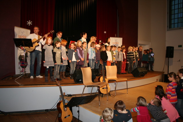 gal/2010/2010 Saitentwist Haus Fuhr Werden 4.12.Rotnasen und Gluehwangen/2010 Saitentwist Haus Fuhr Werden 4.12. Rotwangen u Gluehnasen 072.jpg